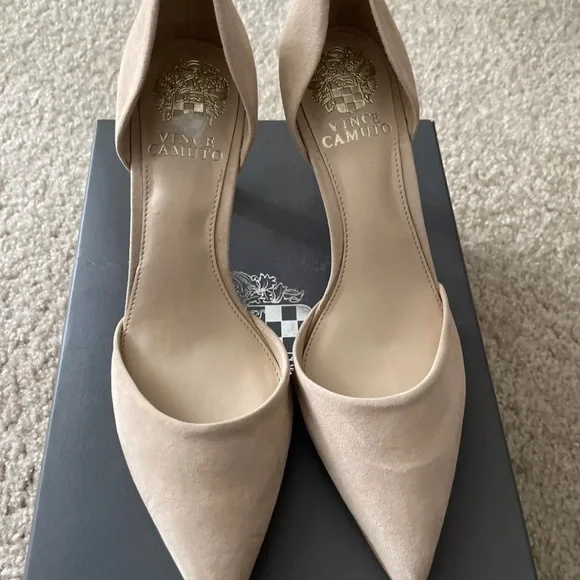 Vince Camuto Womens VC-Renny Suede Closed Toe Classic Pumps, Buff, Size 7.5 T1q7 - Picture 3 of 4
